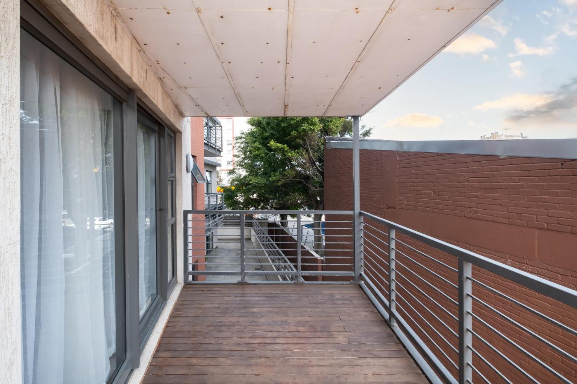 Madison Modern Oasis Apartment