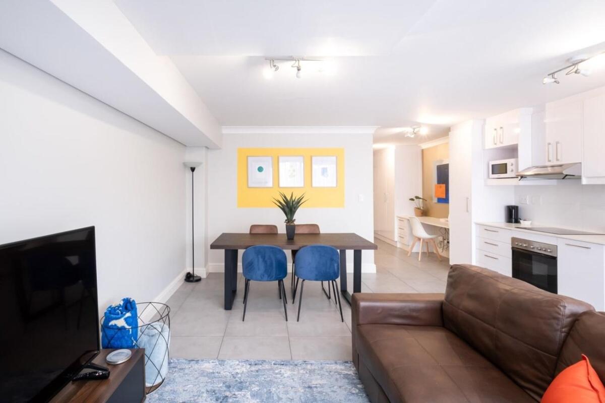 Madison Modern Oasis